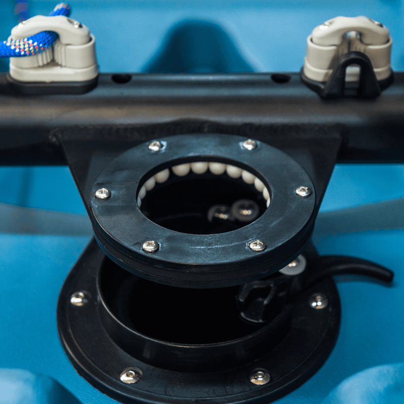 Load image into Gallery viewer, ViztaCraft Majestic – 16ft Single Trimaran Fin-Drive Sailing Kayak